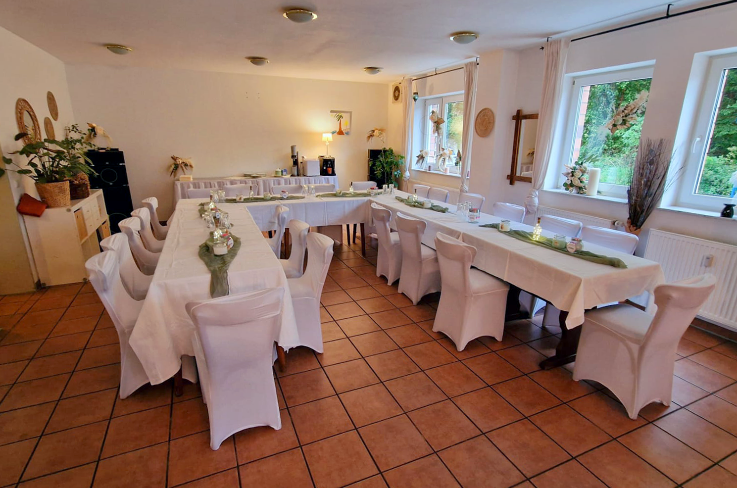 Siegburg, Eventlocation in Siegburg, Partylocation mieten, Begegnungsstätte, Geburtstagsfeier, Weihnachtsfeier, Hochzeit, Catering, Kneipe, Event, Eventlocation, Eventlocation mieten, Theke, Siegburg Hilft, Location mieten Siegburg, Riemberger Hof, Partylocation Siegburg, Ideen für eine Weihnachtsfeier Siegburg